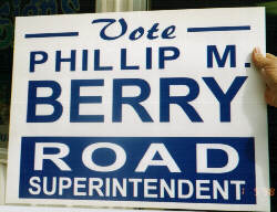 temporary vinyl lettered coroplast sign